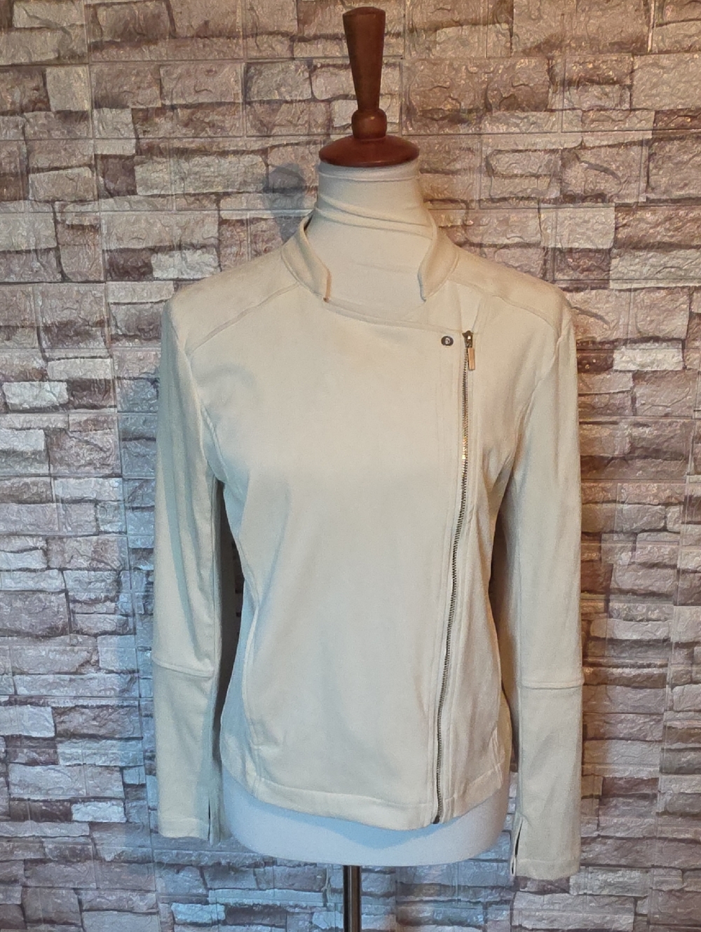 Lysse New York Women's Cream Asymmetrical Zip Jacket